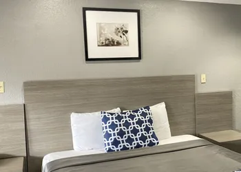 Island Suites hotel thumbnail 7