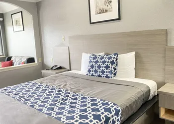 Island Suites hotel thumbnail 8