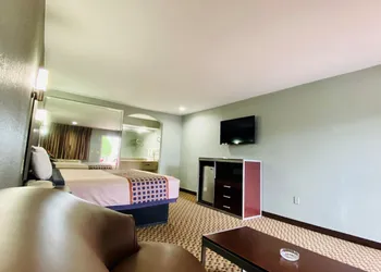 Home Place Inn & Suites hotel thumbnail 3