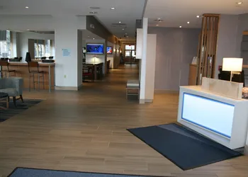 Holiday Inn Express & Suites Buffalo Downtown - Medical CTR by IHG hotel thumbnail 5