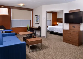 Holiday Inn Express & Suites Buffalo Downtown - Medical CTR by IHG hotel thumbnail 7