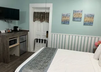 Americas Best Value Inn & Suites Royal Carriage hotel thumbnail 3