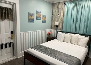 Americas Best Value Inn & Suites Royal Carriage hotel thumbnail 4
