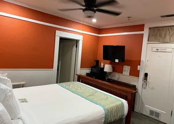 Americas Best Value Inn & Suites Royal Carriage hotel thumbnail 5