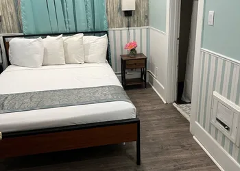 Americas Best Value Inn & Suites Royal Carriage hotel thumbnail 6
