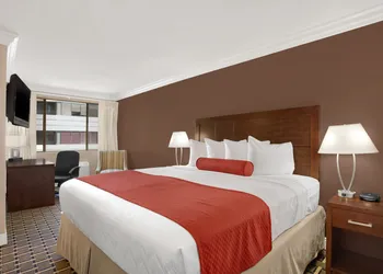 Best Western Plus LA Mid Town Hotel hotel thumbnail 5