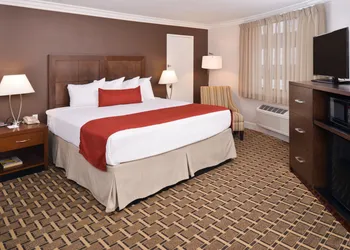 Best Western Plus LA Mid Town Hotel hotel thumbnail 7