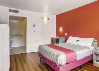 Motel 6 Medford, OR hotel thumbnail 6