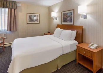 SureStay Hotel by Best Western North Vancouver Capilano hotel thumbnail 6