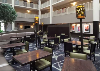 Embassy Suites by Hilton Philadelphia Airport hotel thumbnail 2