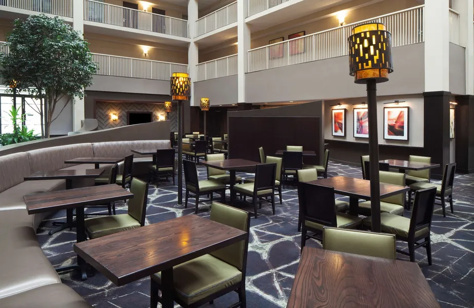 Embassy Suites by Hilton Philadelphia Airport hotel detail image 2