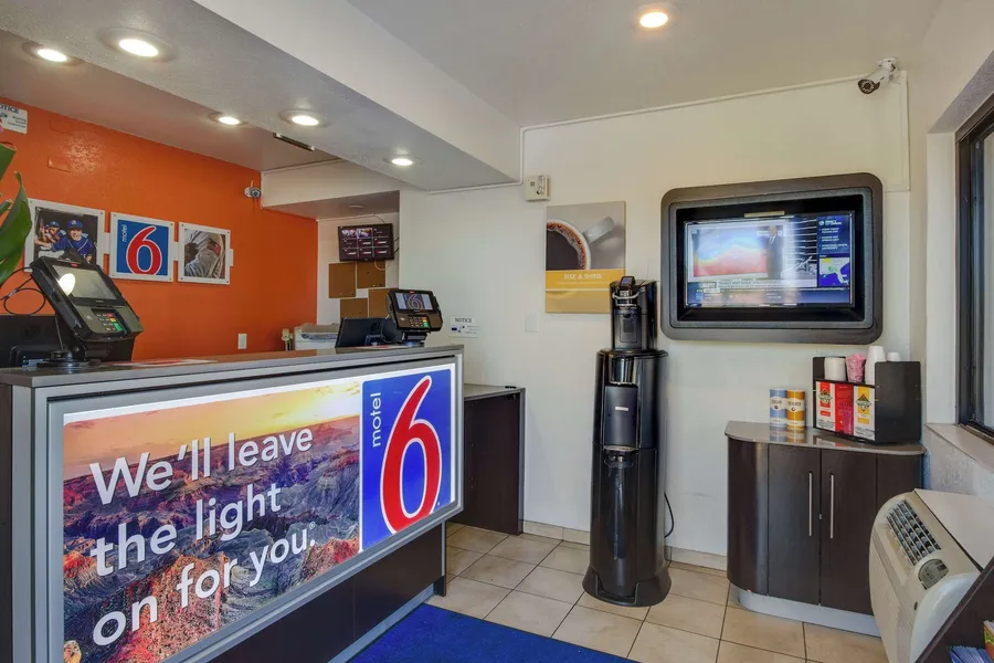 Motel 6 Tempe, AZ - Broadway - ASU hotel detail image 2