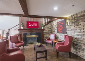 Red Roof Inn & Suites Stafford, VA - Quantico hotel thumbnail 2