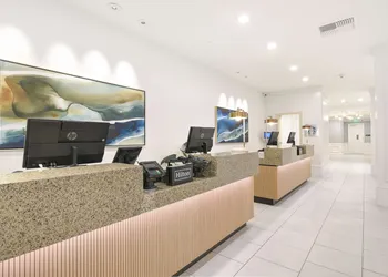Hilton Irvine/Orange County Airport hotel thumbnail 3