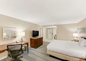 Hilton Irvine/Orange County Airport hotel thumbnail 5