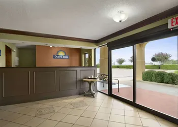 Days Inn by Wyndham Southaven MS hotel thumbnail 2