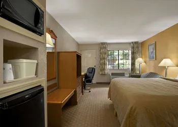 Days Inn by Wyndham Southaven MS hotel thumbnail 7