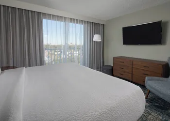 Four Points by Sheraton Suites Tampa Airport Westshore hotel thumbnail 5