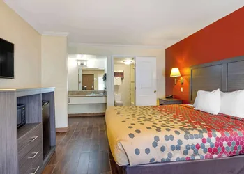Econo Lodge Moreno Valley hotel thumbnail 6