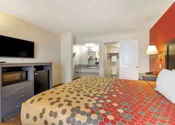 Econo Lodge Moreno Valley hotel thumbnail 7