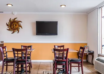 Rodeway Inn Hopkinsville hotel thumbnail 4