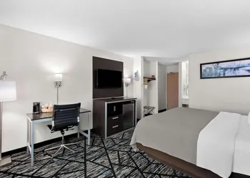 Quality Inn Atlanta Northlake hotel thumbnail 8