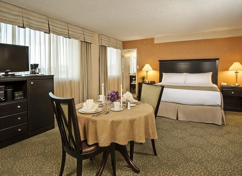 Holiday Inn Alexandria at Carlyle by IHG hotel detail image 2