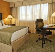 Holiday Inn Alexandria at Carlyle by IHG hotel detail image 3