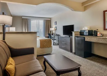 Comfort Suites Tamarac Sawgrass hotel thumbnail 7