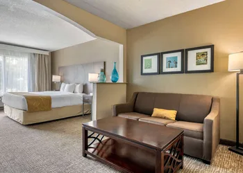 Comfort Suites Tamarac Sawgrass hotel thumbnail 8