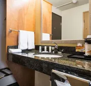 Quality Inn & Suites Silverdale Bangor - Keyport hotel detail image 3