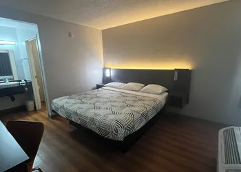 Motel 6 Modesto CA hotel thumbnail 5