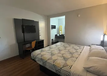 Motel 6 Modesto CA hotel thumbnail 6