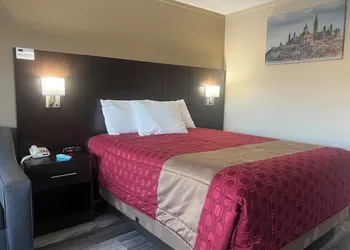 Colonial House Motor Inn hotel thumbnail 5