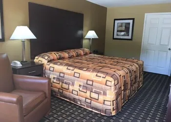 Executive Inn & Suites hotel thumbnail 4