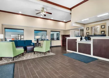Comfort Inn & Suites North East hotel thumbnail 4