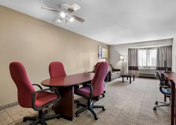 Comfort Inn & Suites North East hotel thumbnail 5