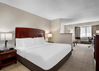 Comfort Inn & Suites North East hotel thumbnail 8