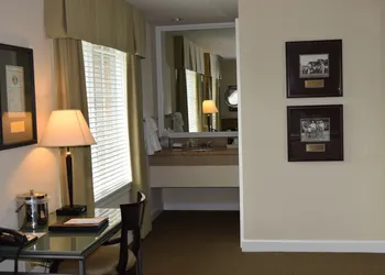 The Glen Club hotel thumbnail 3