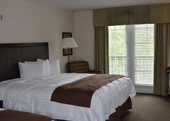 The Glen Club hotel thumbnail 4