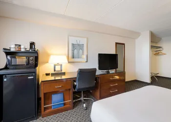 Best Western Riverfront Inn hotel thumbnail 8