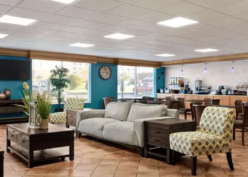 Baymont by Wyndham Elizabethtown hotel thumbnail 3
