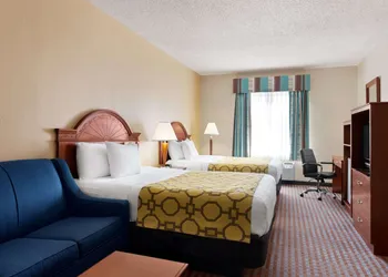 Baymont by Wyndham Elizabethtown hotel thumbnail 4