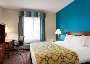 Baymont by Wyndham Elizabethtown hotel thumbnail 7