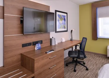 Holiday Inn Express Hotel & Suites Mesquite by IHG hotel thumbnail 5