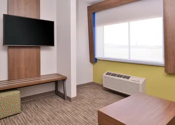 Holiday Inn Express Hotel & Suites Mesquite by IHG hotel thumbnail 8