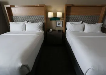 Holiday Inn & Suites Chicago North Shore (Skokie) by IHG hotel thumbnail 5
