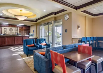 Comfort Inn & Suites Seattle North hotel thumbnail 3
