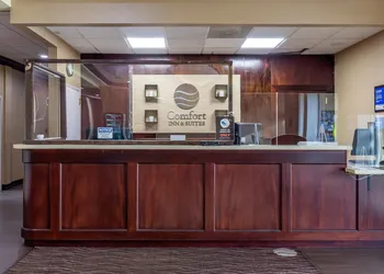Comfort Inn & Suites Seattle North hotel thumbnail 2