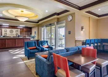 Comfort Inn & Suites Seattle North hotel thumbnail 3